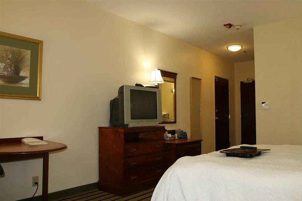 Hampton Inn & Suites Dayton-Vandalia Берлін-Гайтс Номер фото